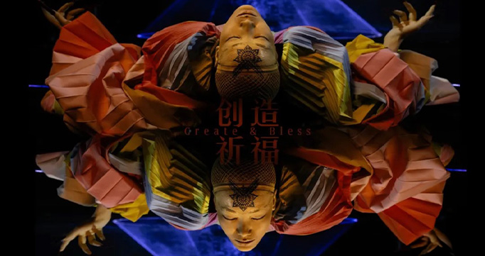 上海时装周GLAM 「胡氏美学」艺术与时尚的多巴胺盛宴